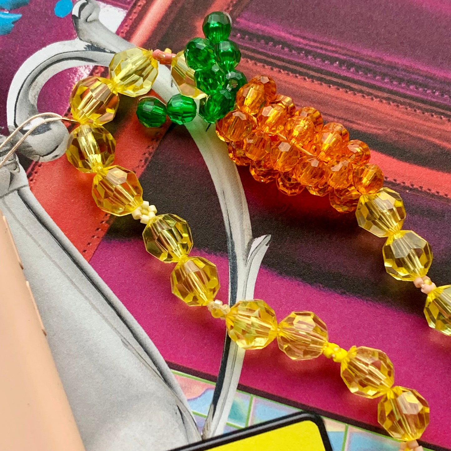 LES JOUES ROSES Phone Strap
